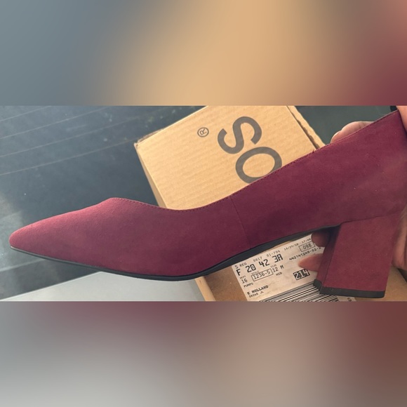 Gently worn cranberry, suede 2 1/2 inch heel. Size 12M, runs large. In box. - Picture 3 of 3